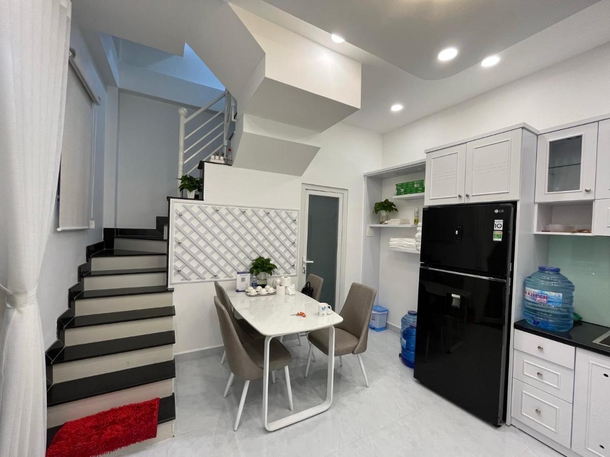 Vika Homestay Хошимин Экстерьер фото