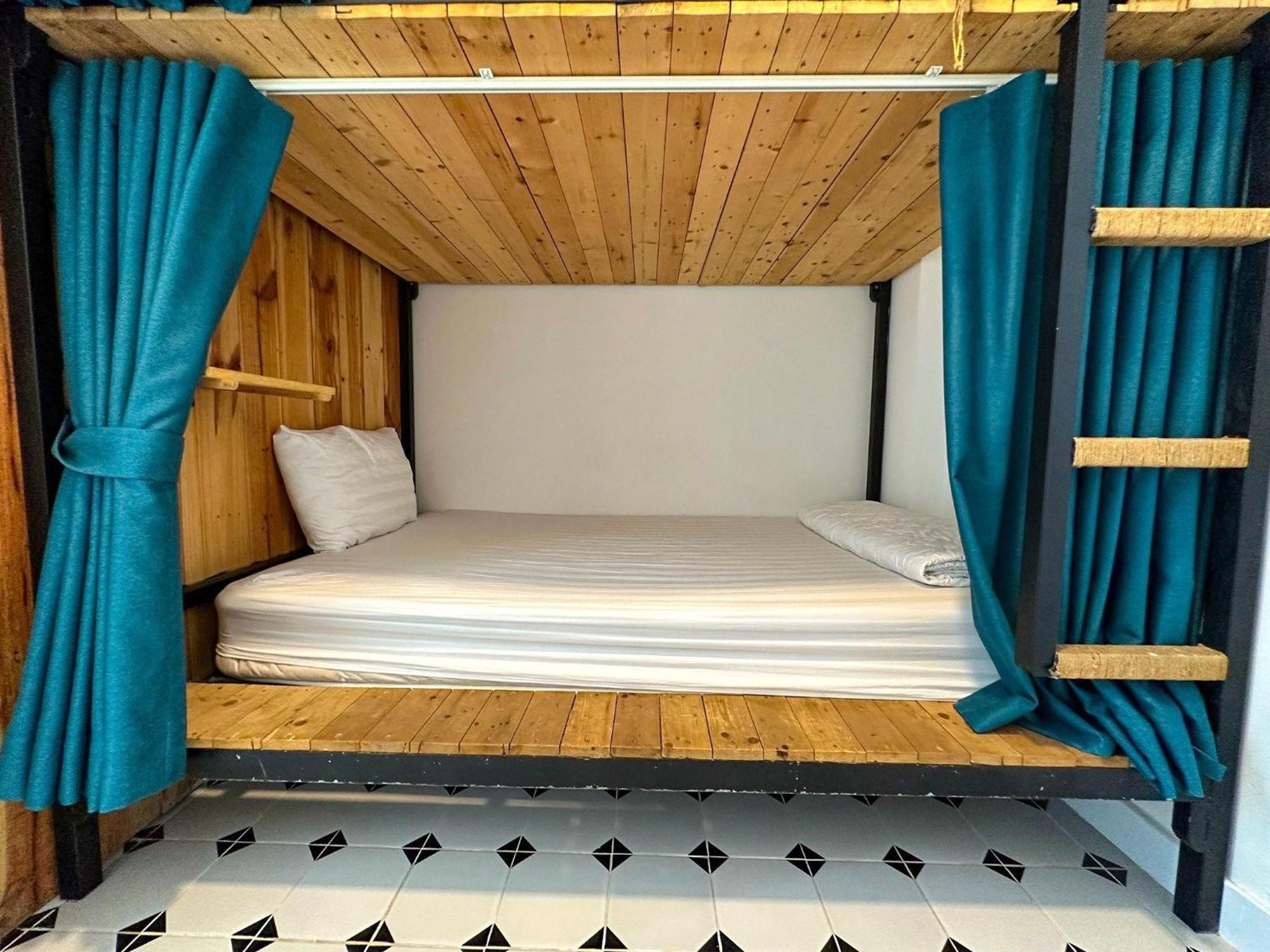 Vika Homestay Хошимин Экстерьер фото